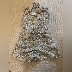 Leopard romper size 8